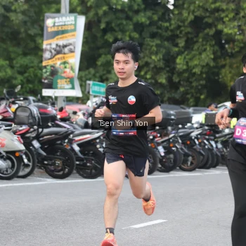 Runner Photo 3810100