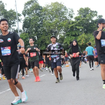 Runner Photo 3810671