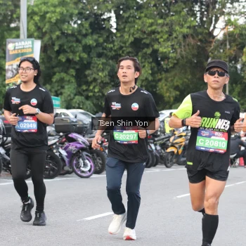 Runner Photo 3810681