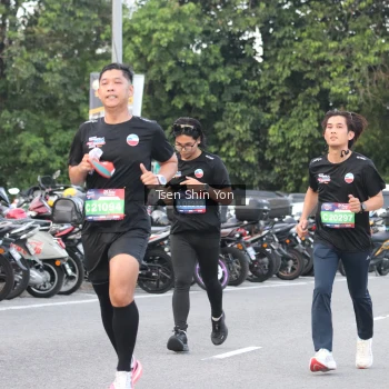 Runner Photo 3810687