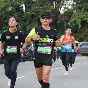 Runner Photo 3810700