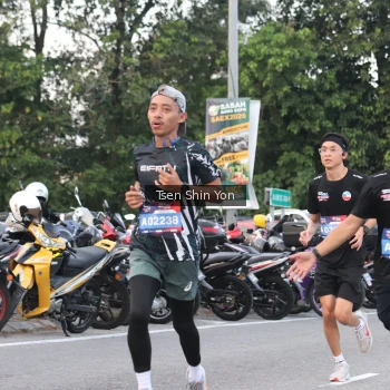 Runner Photo 3810793