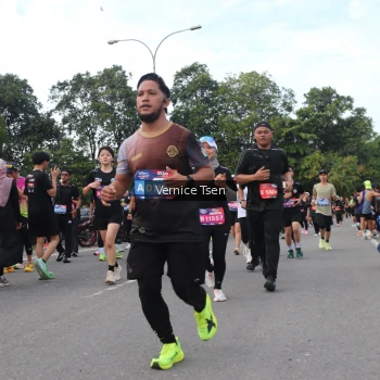 Runner Photo 3810876