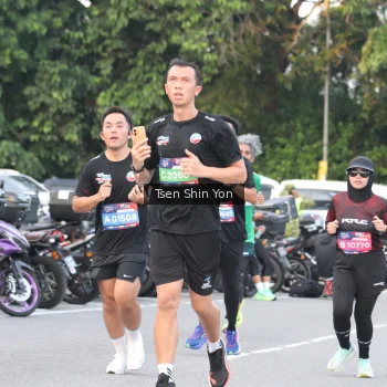 Runner Photo 3811331