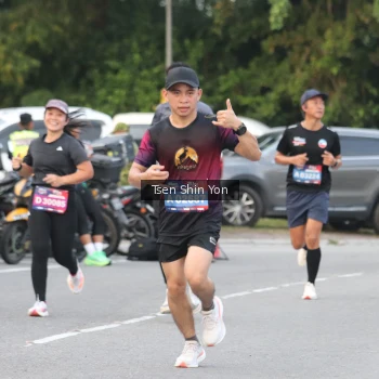 Runner Photo 3811465