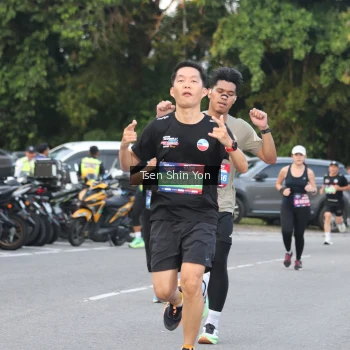 Runner Photo 3811751