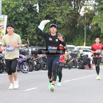 Runner Photo 3811972