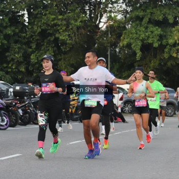 Runner Photo 3812302