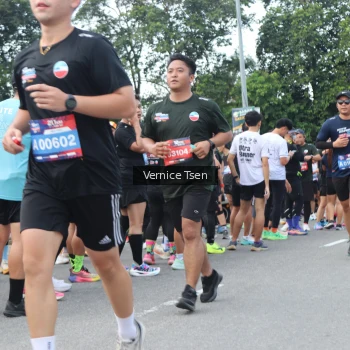 Runner Photo 3812397