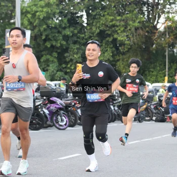 Runner Photo 3812431
