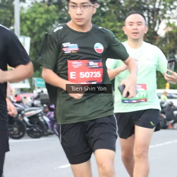 Runner Photo 3812479