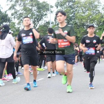 Runner Photo 3812559