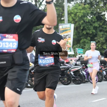 Runner Photo 3812675