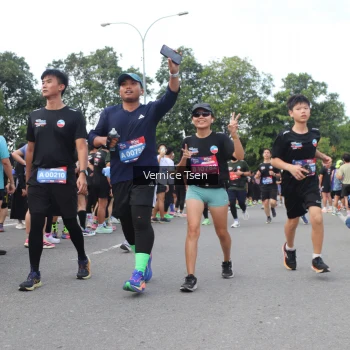 Runner Photo 3812691