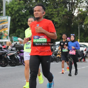 Runner Photo 3812733