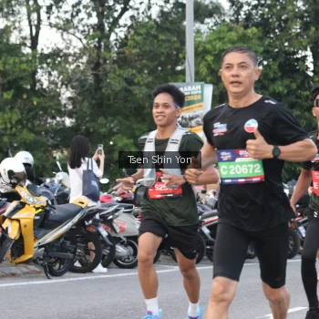 Runner Photo 3812999