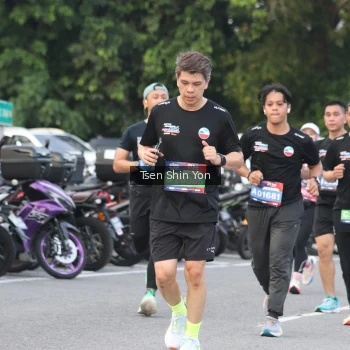 Runner Photo 3813561