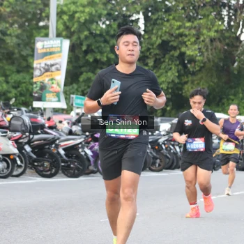 Runner Photo 3815549