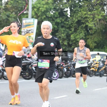 Runner Photo 3816686