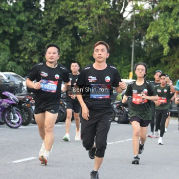 Runner Photo 3817677