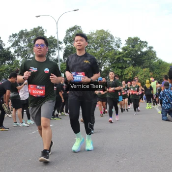 Runner Photo 3817679