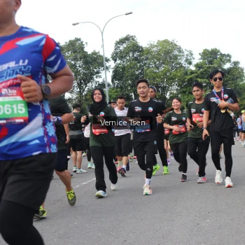 Runner Photo 3818580