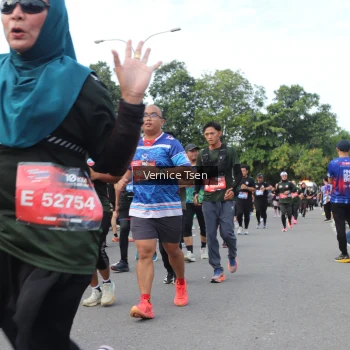 Runner Photo 3819635
