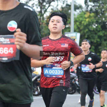 Runner Photo 3821020