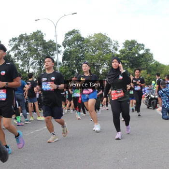 Runner Photo 3821575