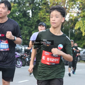 Runner Photo 3821635
