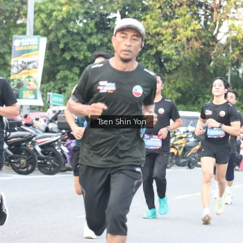 Runner Photo 3821704