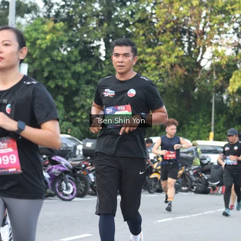 Runner Photo 3822716