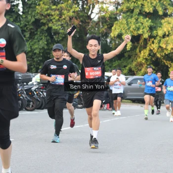 Runner Photo 3822884