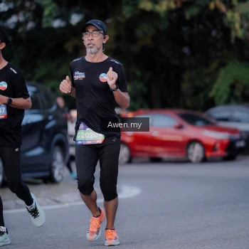 Runner Photo 3823189
