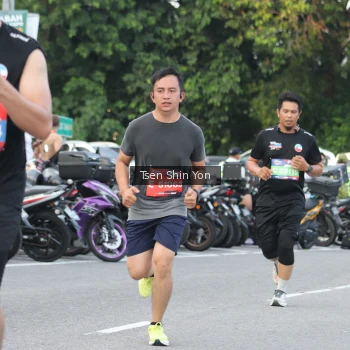 Runner Photo 3823311