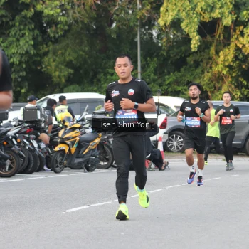 Runner Photo 3823375