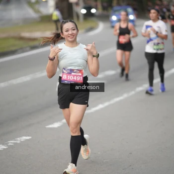 Runner Photo 3823396