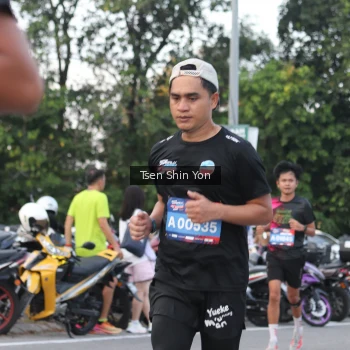 Runner Photo 3823410