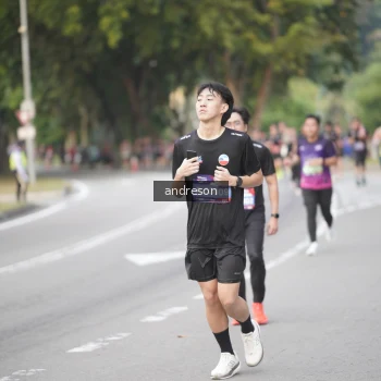 Runner Photo 3823773