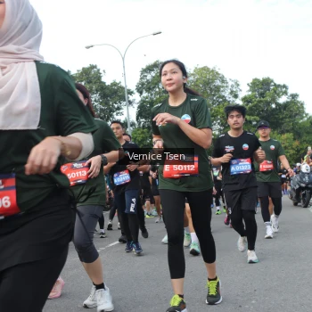 Runner Photo 3823875