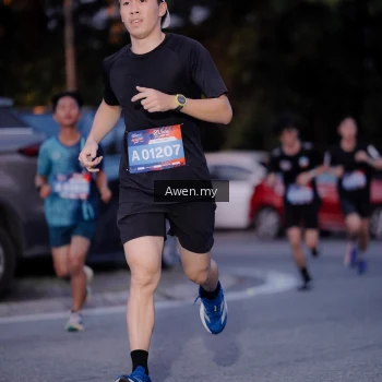 Runner Photo 3823885