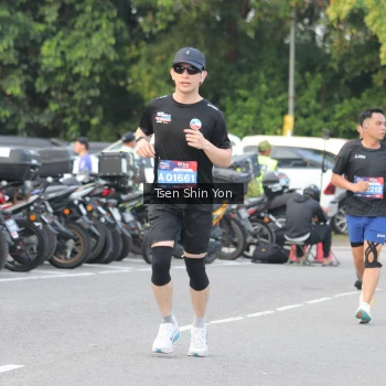 Runner Photo 3825659