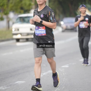 Runner Photo 3825772