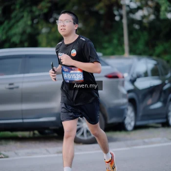 Runner Photo 3826111