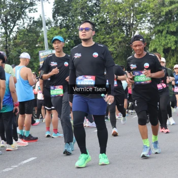 Runner Photo 3826771