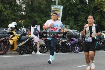 Runner Photo 3826782