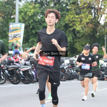 Runner Photo 3827680