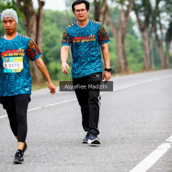 Runner Photo 3828575