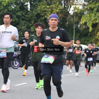 Runner Photo 3829375