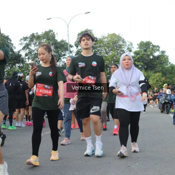 Runner Photo 3830003